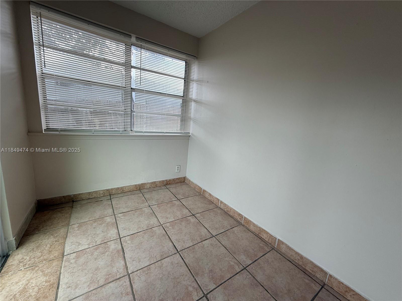 Building Photo - 641 N 70th Ave