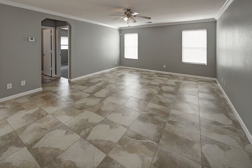 Building Photo - 3515 Alamo Greens