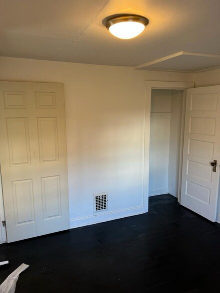Building Photo - 421-423-423 Caldwell St