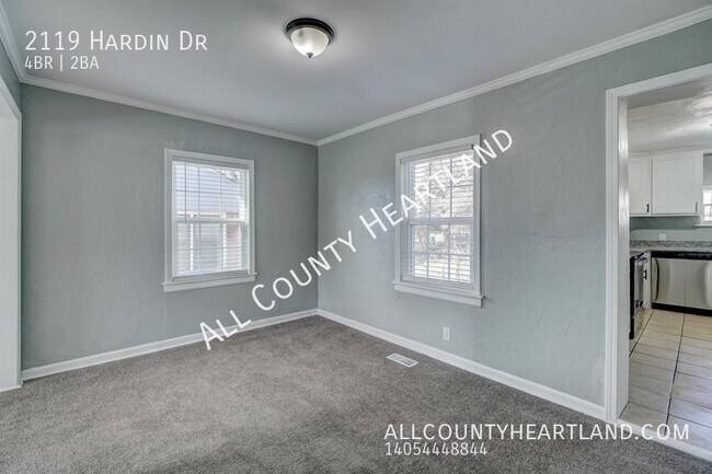 Building Photo - 2119 Hardin Dr