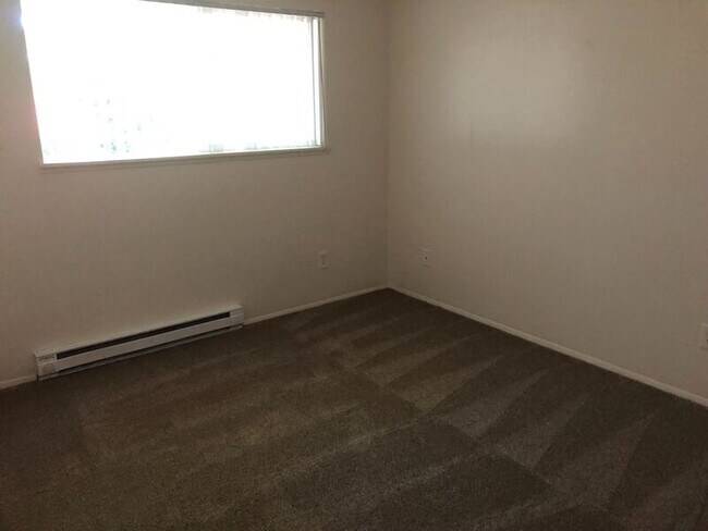 Building Photo - 13441 SE Stark St