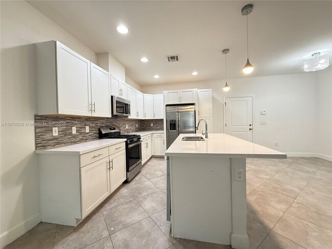 Building Photo - 12521 NW 32nd Manor