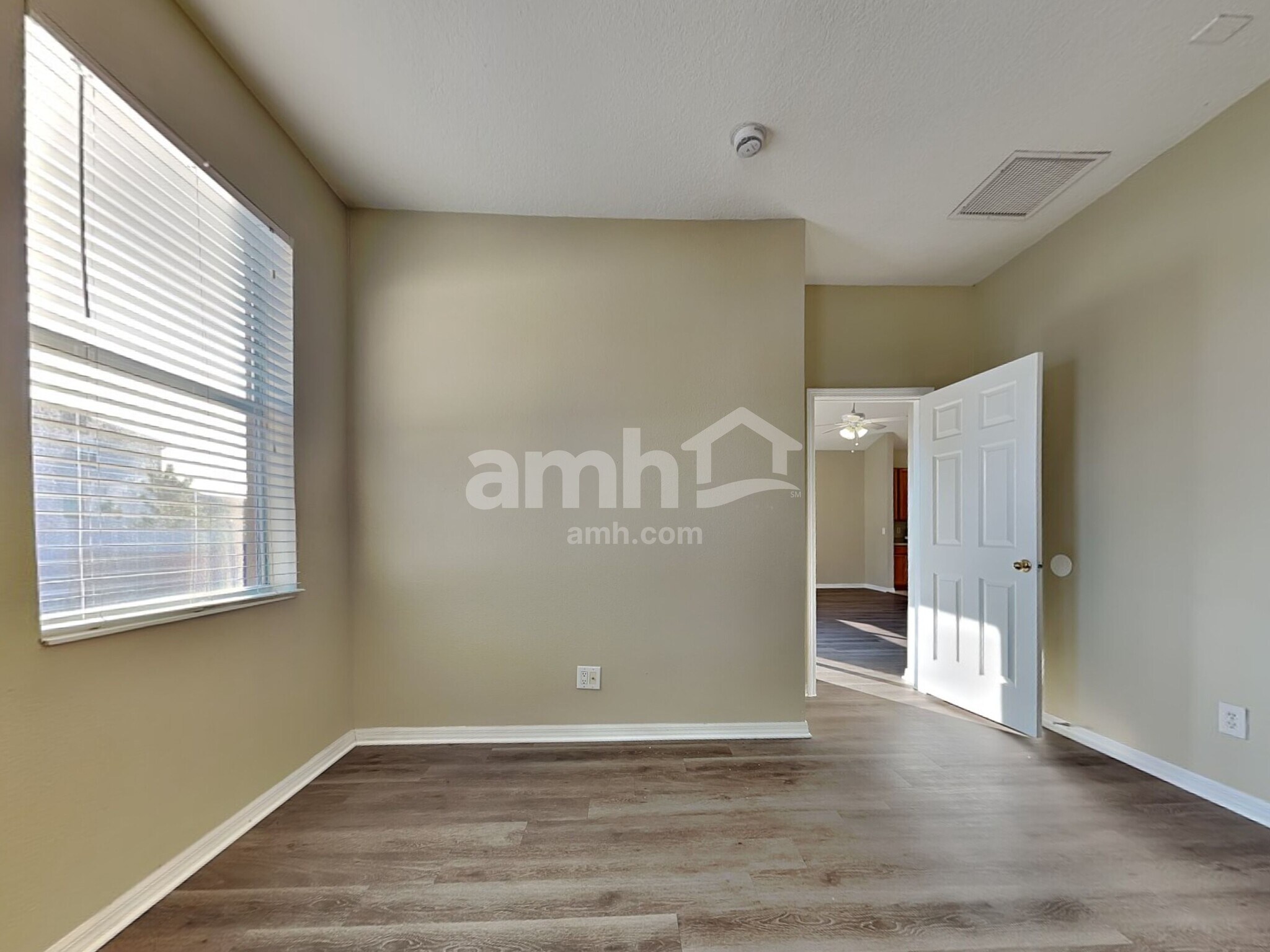 Building Photo - 8807 Sandy Plains Dr