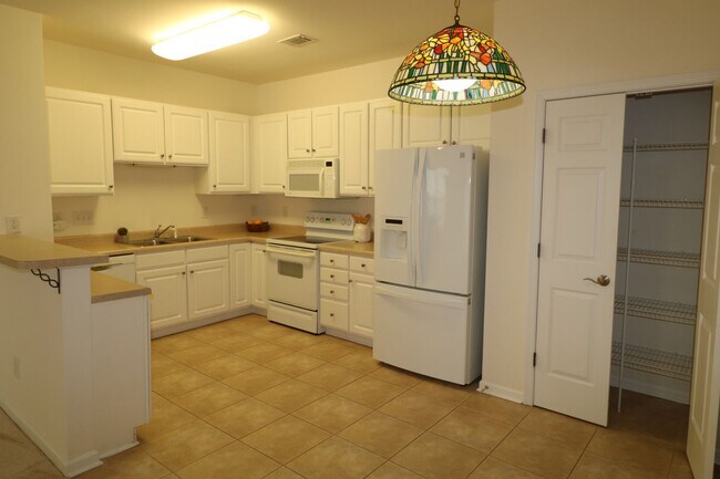 Building Photo - 6901 Hanesbrook Cir