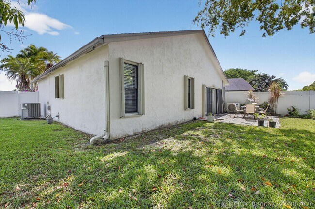 Building Photo - 19881 Villa Medici Pl