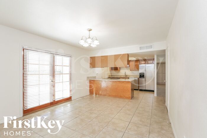 Building Photo - 4519 W San Miguel Ave
