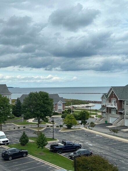 Lake front condo rental - 3872 S Lake Dr