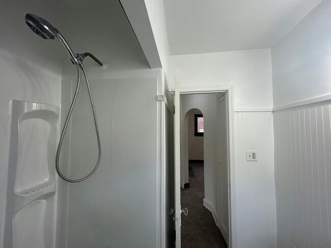 Building Photo - 4401 Buckingham