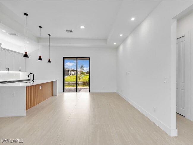 Building Photo - 1624 NW 9th Ave