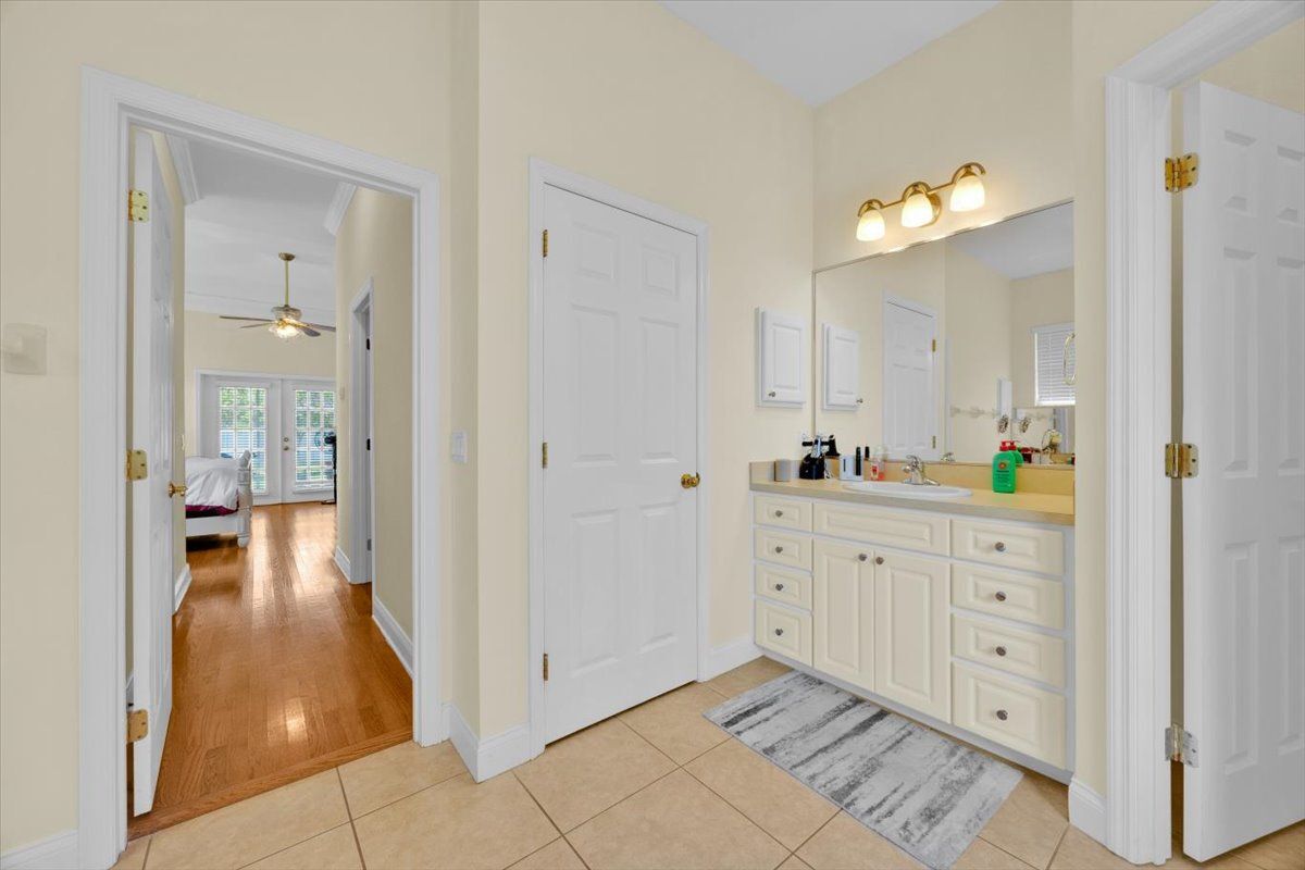 Building Photo - 832 Ashton Oaks Cir