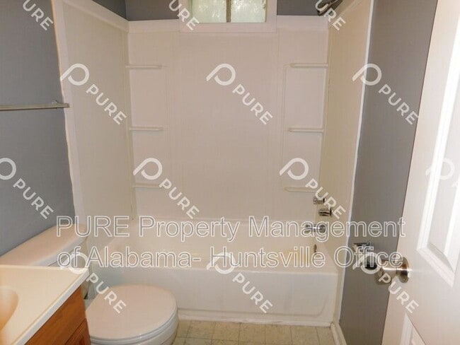 Building Photo - 4012 Offutt Ct NW