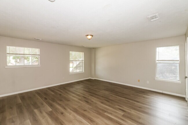 Building Photo - 6207 Hampton Oak Ct