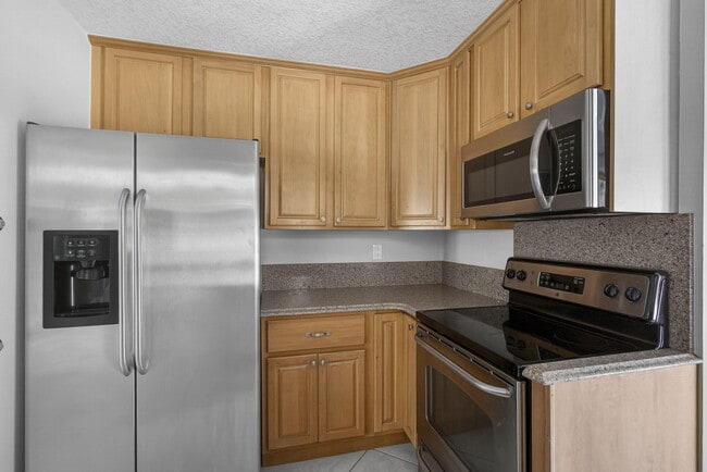 Building Photo - 7107 181st Ct N