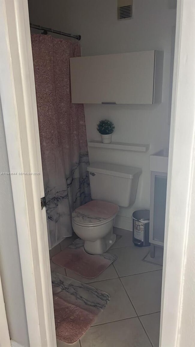 Building Photo - 940 NW 104th Ave