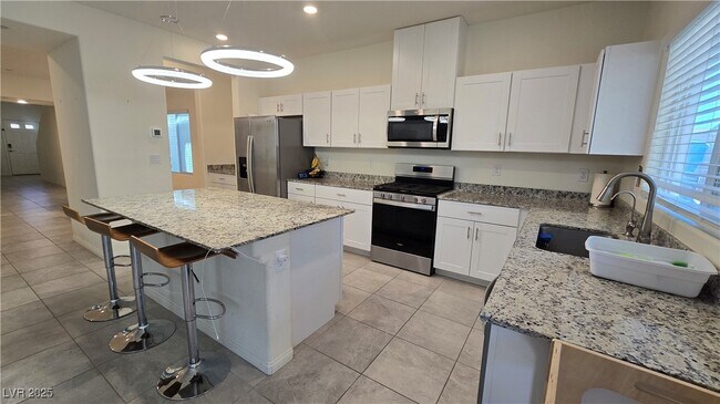 Building Photo - 10971 Meridian Flds Ave