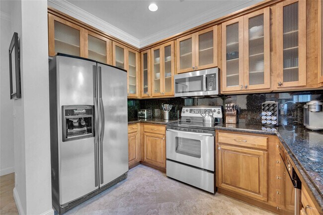 Building Photo - 3315 NE 17th St