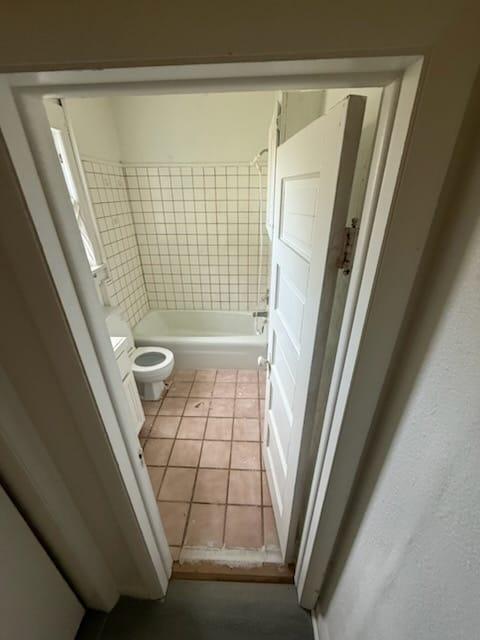 Building Photo - 813 E Oak St