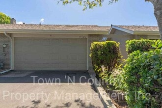 Building Photo - 3 Bedroom, 2 Bath Creekside Condo Available Now!