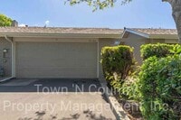 Building Photo - 3 Bedroom, 2 Bath Creekside Condo Available Now!