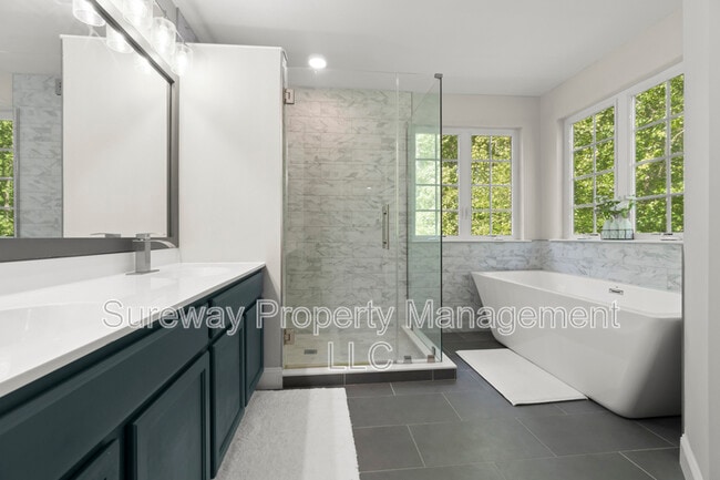 Building Photo - 13 Grist Mill Ct