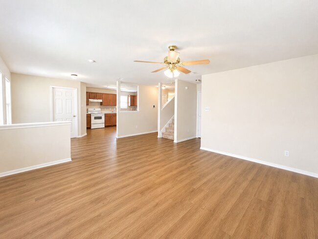 Building Photo - AVAILABLE JULY 1st