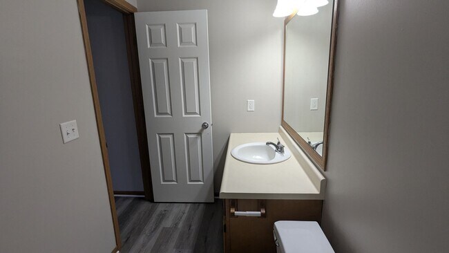 Building Photo - MN Cedar Village (861)