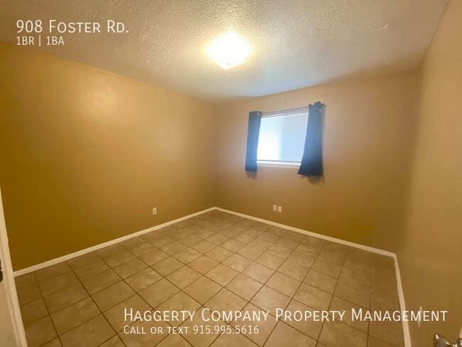 Building Photo - 908 Foster Rd