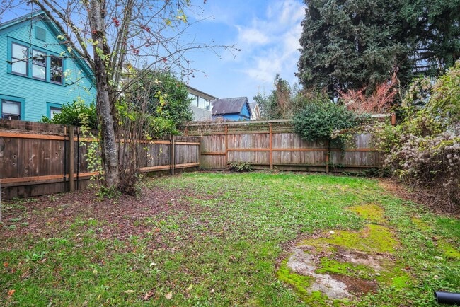 Building Photo - 70 NE Tillamook St