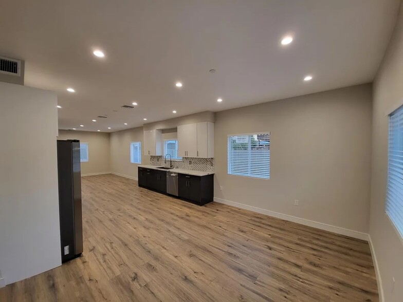 Building Photo - 10934 Nettleton St