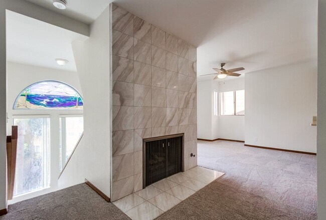 Building Photo - Prime Carlsbad Location - Available July 2025