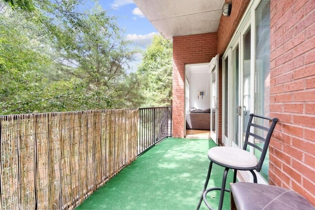 Building Photo - 384 Ralph McGill Blvd NE