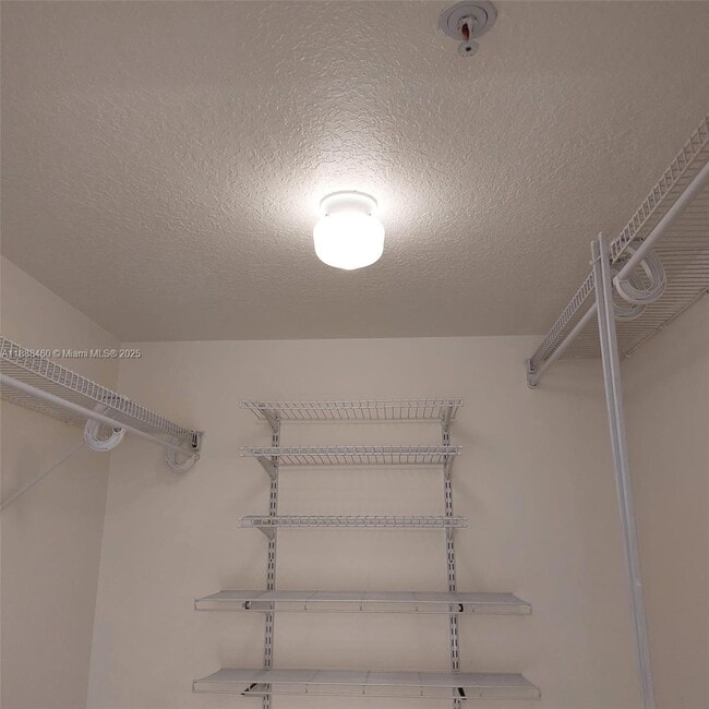 Building Photo - 2630 SW 28th St