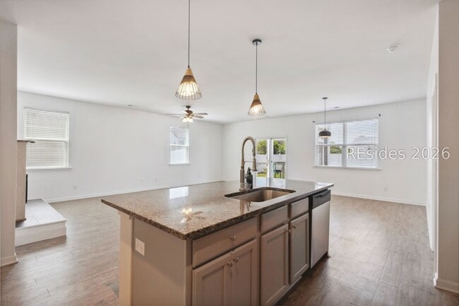 Building Photo - 208 Horizon Trl