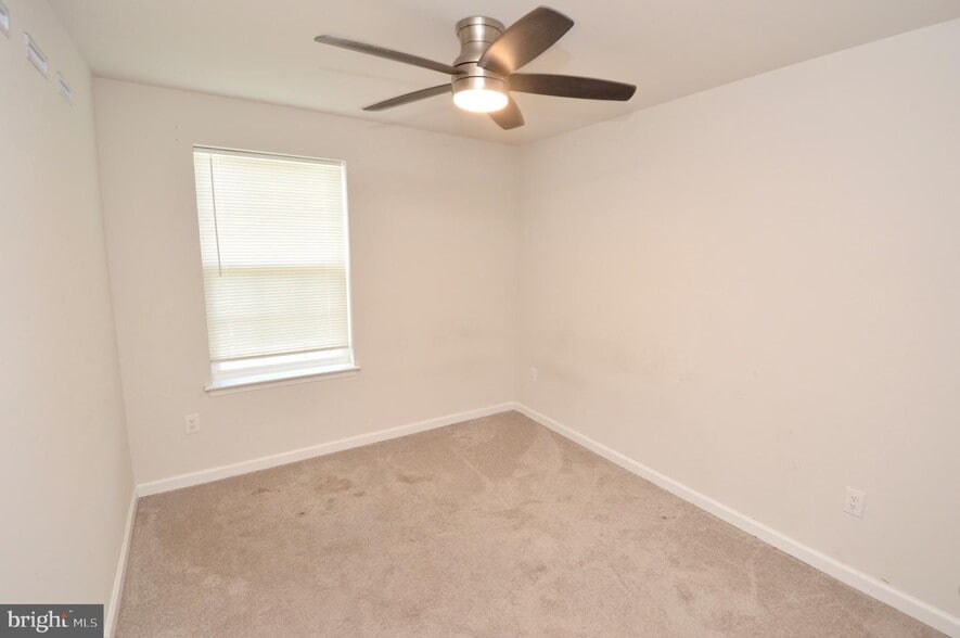 Building Photo - 78 Nelsons Way