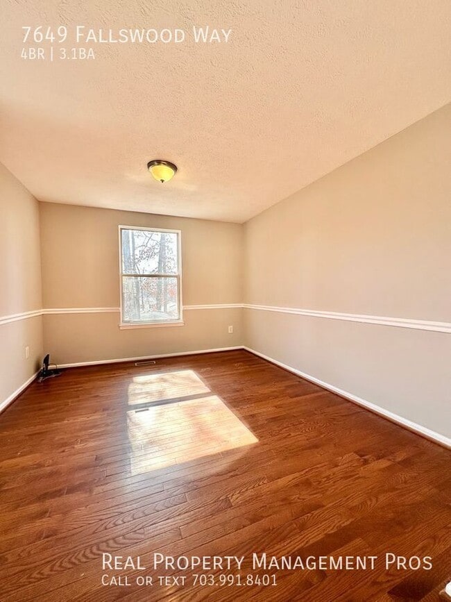 Building Photo - 7649 Fallswood Way