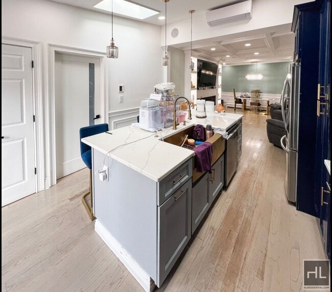 Building Photo - 3rd avenue