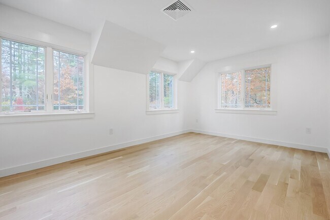 Building Photo - 54 Spywood Rd