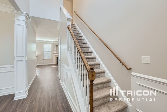 Building Photo - 12733 Oakton Hunt Dr