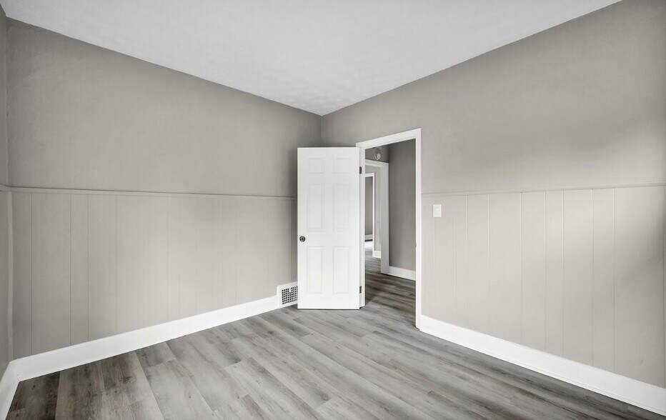 Building Photo - 2023 Robin St