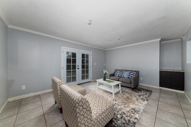 Building Photo - 3825 Bianchi Way