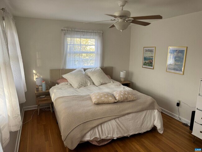 Building Photo - 1028 St Charles Ave