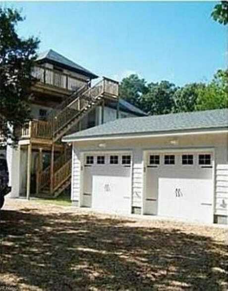 Building Photo - 614 Dune St