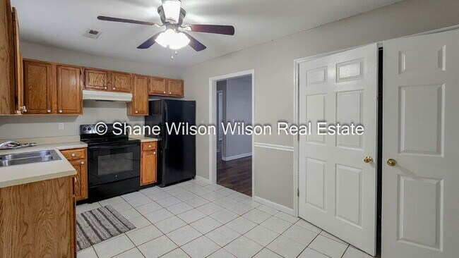 Building Photo - 37 Allison Dr