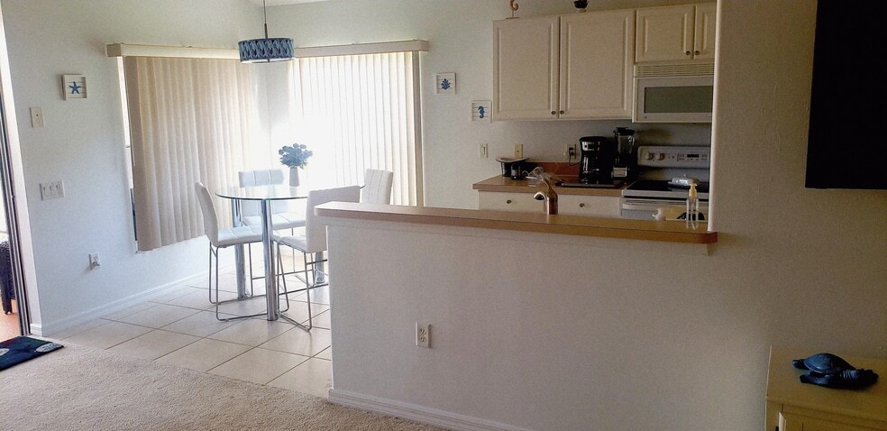 Building Photo - 10021 Colonial Country Club Blvd