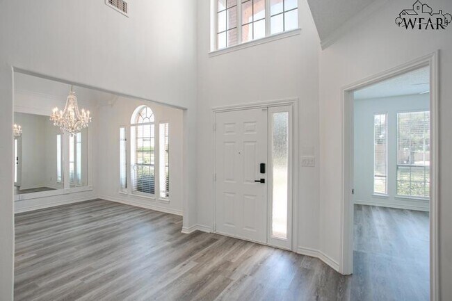 Building Photo - 8 Canyon Bluff Ct