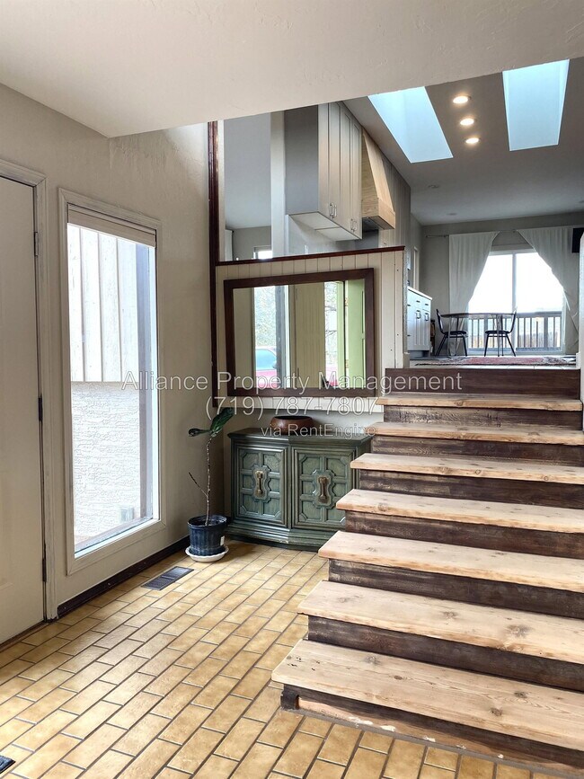 Building Photo - 2168 Wildwood Dr