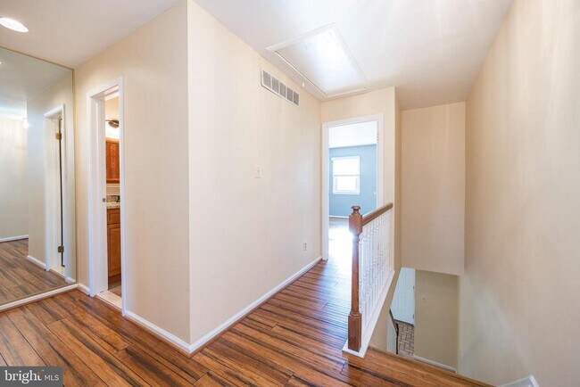 Building Photo - 3930 Gatehouse Lane