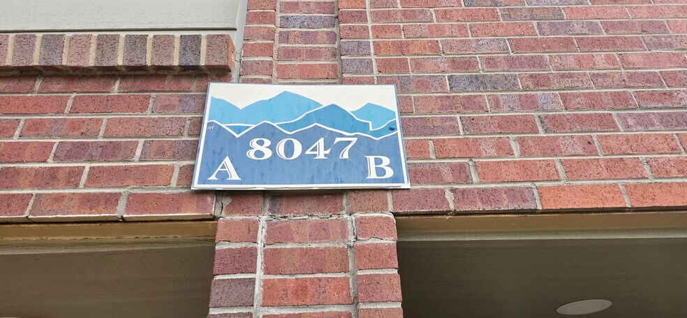 Building Photo - 8047 Wolff St