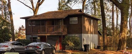Building Photo - 6926 SW 17th Pl