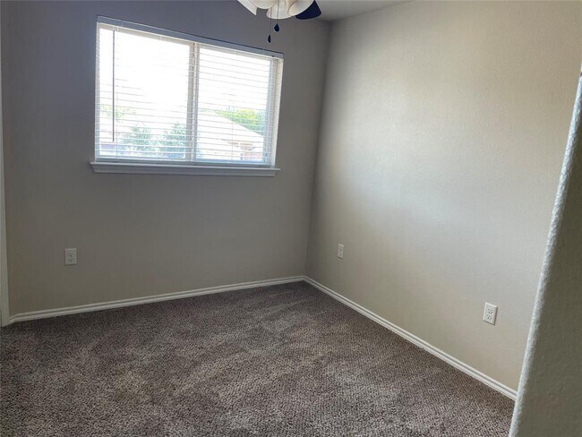 Building Photo - 366 Joanne Lp